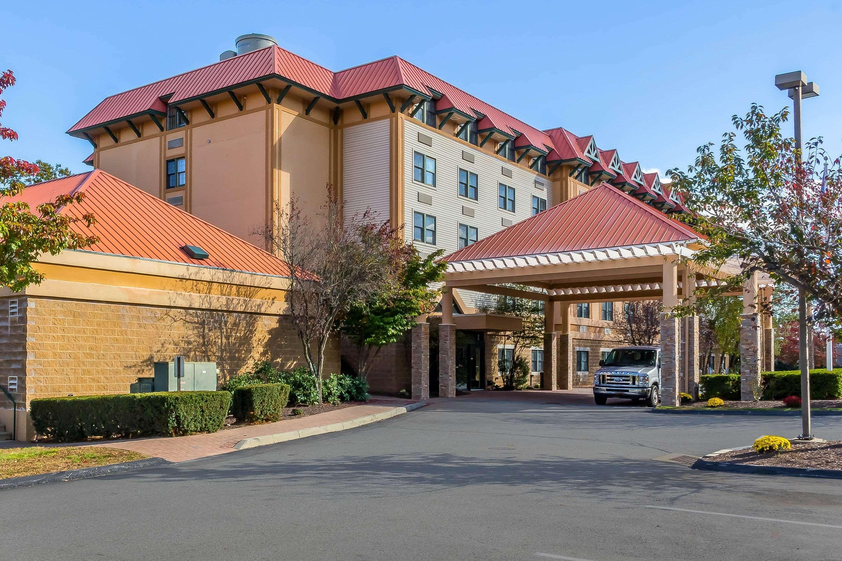 Comfort Suites Near Casinos Norwich Exterior foto