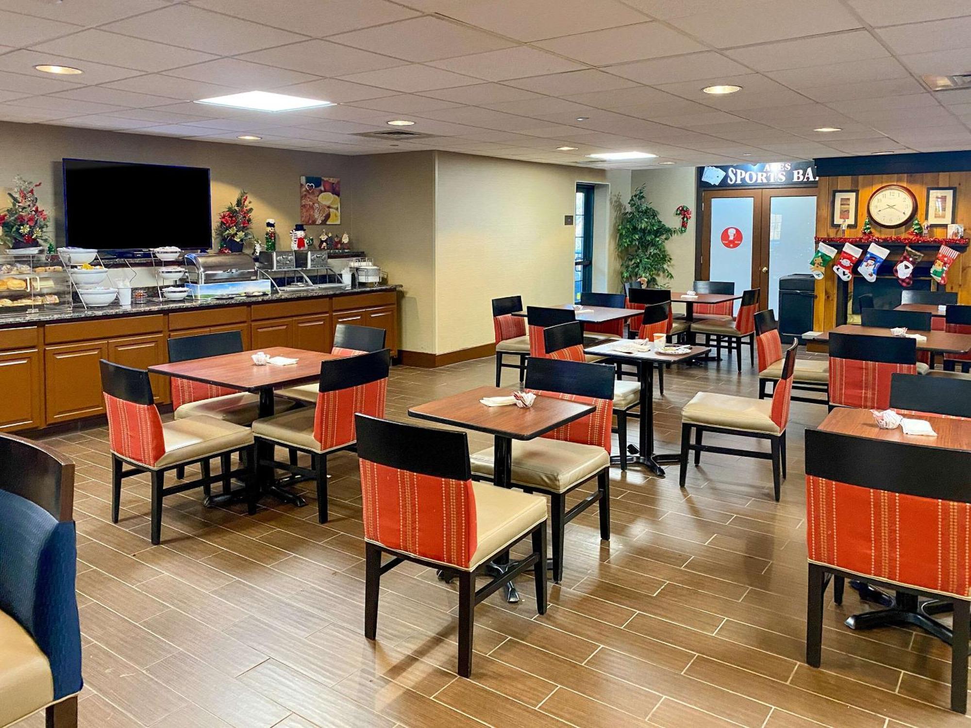 Comfort Suites Near Casinos Norwich Exterior foto