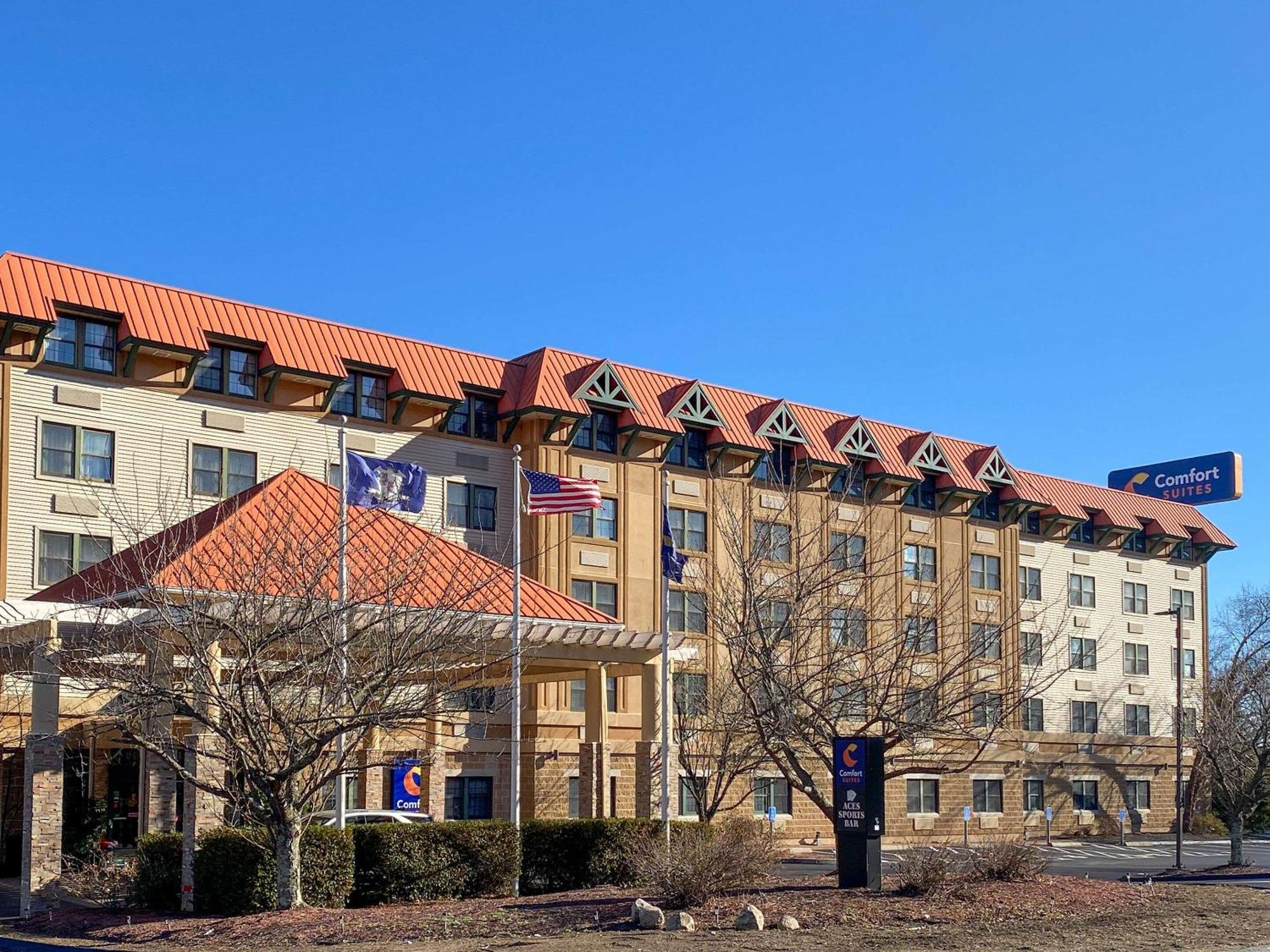 Comfort Suites Near Casinos Norwich Exterior foto