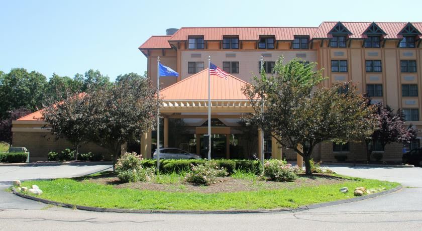 Comfort Suites Near Casinos Norwich Exterior foto