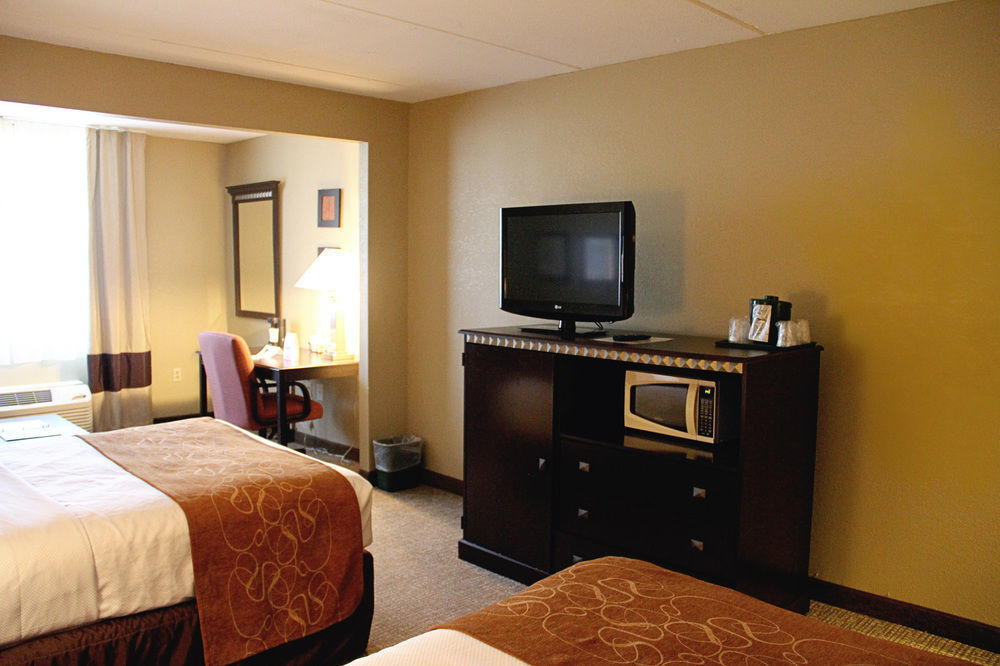 Comfort Suites Near Casinos Norwich Exterior foto